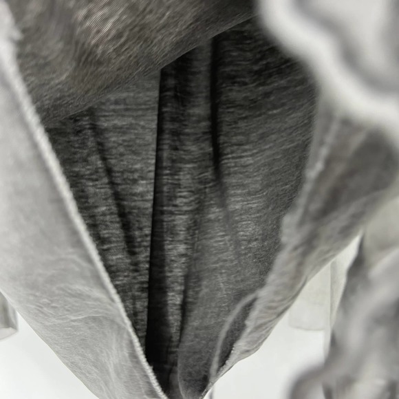 Coco & Carmen Light Gray Bell Sleeve Boho Lagen Look Blouse NEW small/ medium - Picture 5 of 10